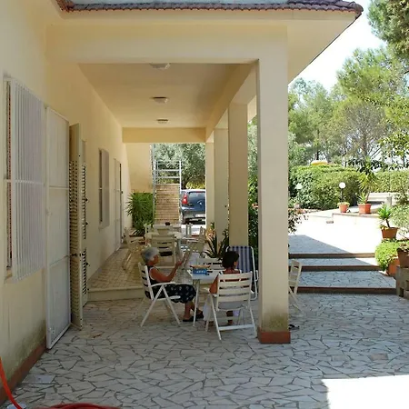 Villa With Pool And Tennis Court